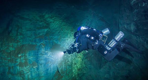 Descubrieron la cueva subacuática más profunda del mundo