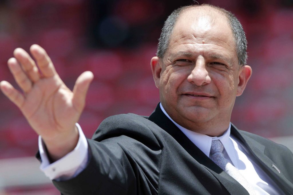 Expresidentes aconsejan a Luis Guillermo Solís reducir viajes