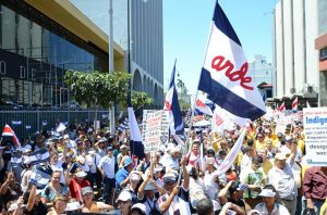 Sindicatos piden diálogo a diputados por Ley de Empleo Público