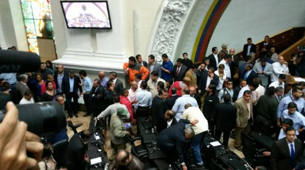 Asamblea Nacional de Venezuela declara golpe de Estado cometido por régimen de Nicolás Maduro