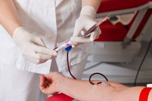Hospitales piden no dejar de donar sangre