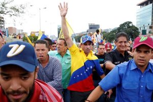Nicolás Maduro amenazó con encarcelar a diputados opositores si le hacen un juicio político