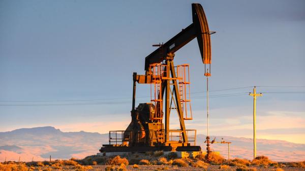 El petróleo alcanza su máximo valor en un año y se cotiza por encima de USD 53 por barril