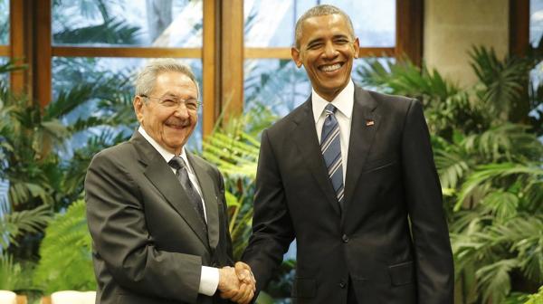 Barack Obama levantó las restricciones para importar ron y cigarros desde Cuba