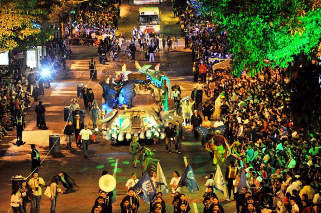 14 carrozas adornarán el Festival de la Luz