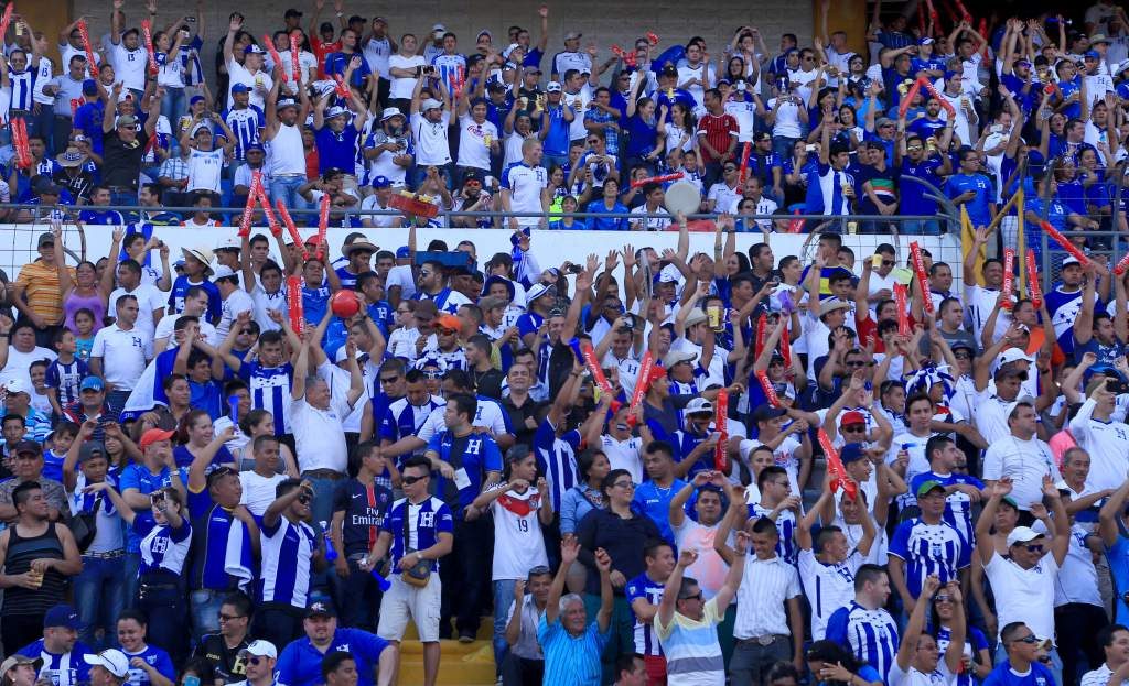 Federación de Honduras pide ayuda a sus aficionados para pagar multa impuesta por la FIFA