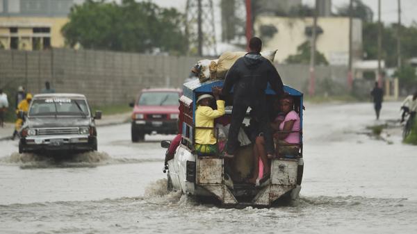 Matthew azotó las zonas más empobrecidas de Haití: Al menos 4 muertos