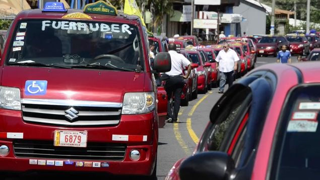 Taxistas se comprometen a marchar pacíficamente el próximo jueves