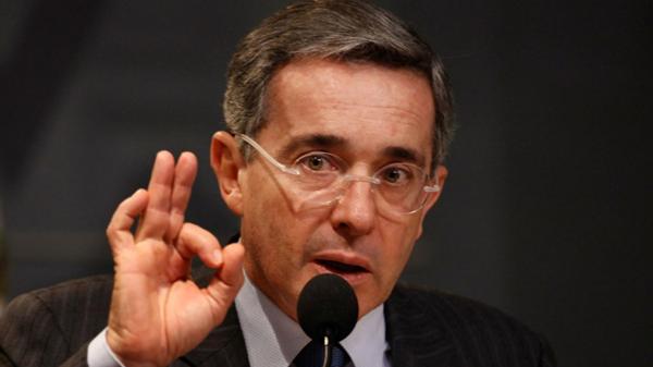 El duro editorial de The New York Times contra Álvaro Uribe