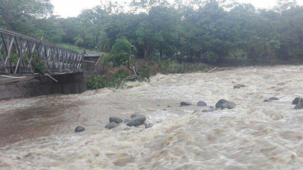 Alertan de posible cabeza de agua en Upala