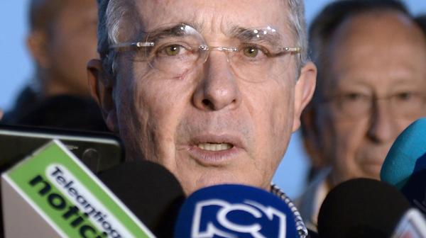 Álvaro Uribe pidió un plazo «prudente» para revisar nuevo acuerdo de paz en Colombia