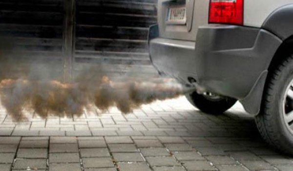 Vehículos particulares generan 71% de contaminación en el país
