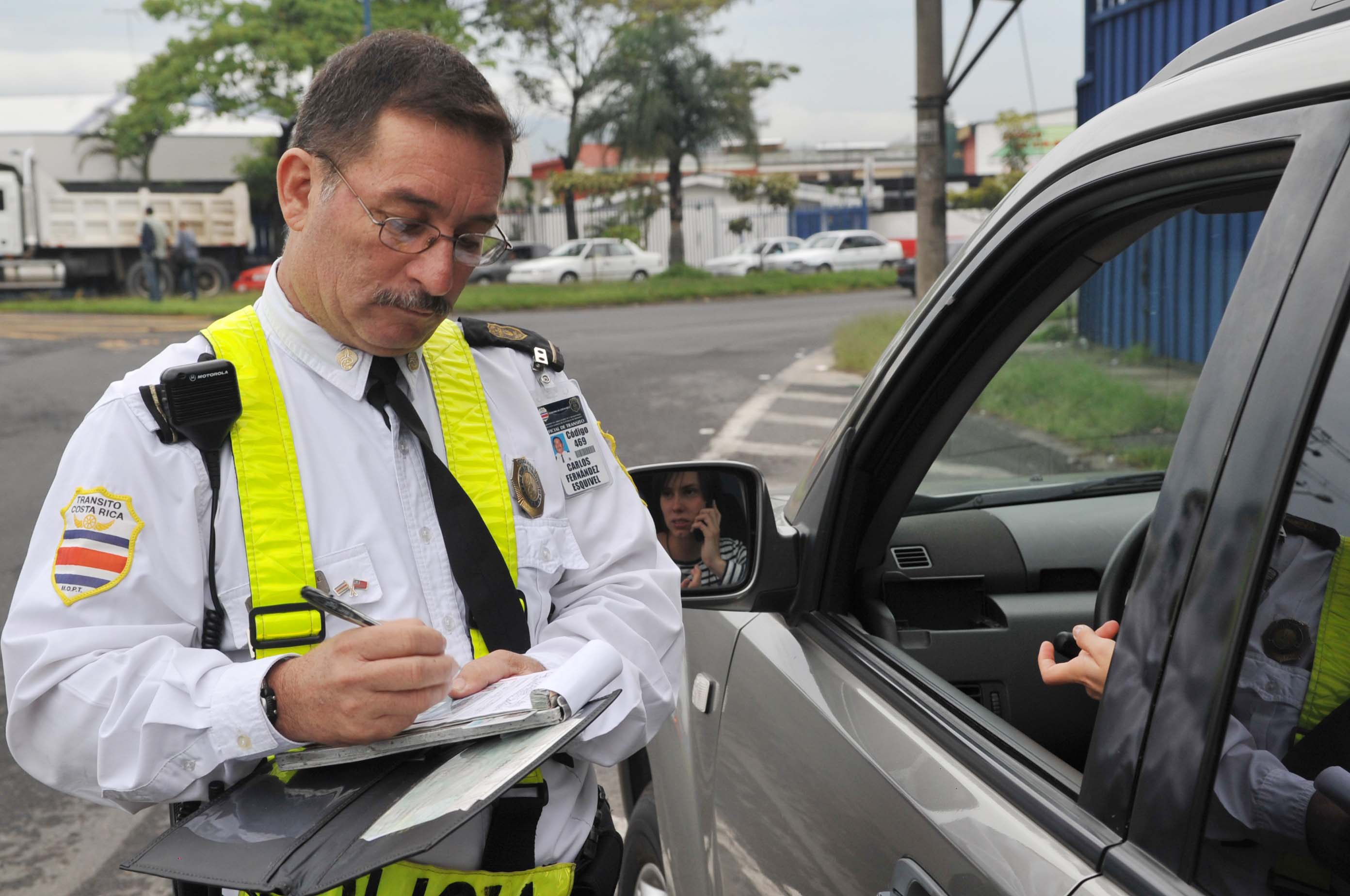14 mil conductores fueron multados en los últimos diez meses por mal estacionamiento