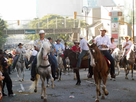¡Prepárese! Carnavales regresan a San José en diciembre