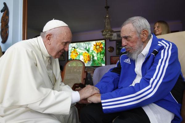 El papa Francisco manifestó su pesar por la «triste noticia» de la muerte de Fidel Castro