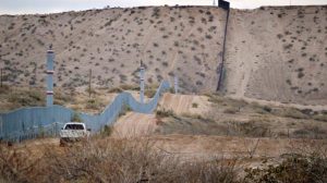 Una cementera mexicana se ofreció para construir el muro que prometió Donald Trump