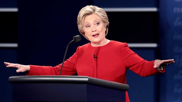 FBI mantiene posición de no demandar a Hillary Clinton por caso de los correos electrónicos