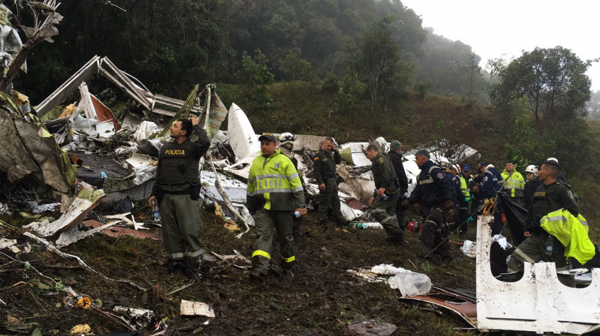 Colombia: se estrelló el avión que llevaba a futbolistas del Chapecoense de Brasil