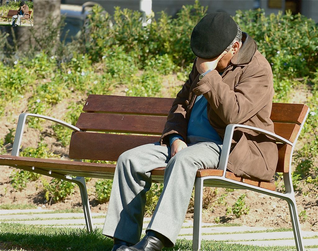 Adultos mayores se enfrentan a la soledad y abandono por parte de sus familias