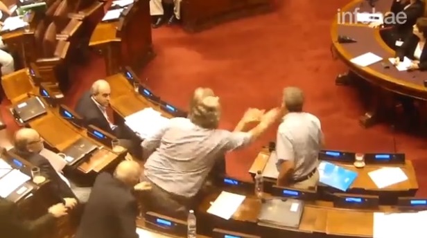 Un diputado oficialista uruguayo agredió a otro en pleno debate