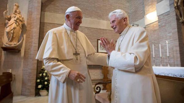 Conspiración en el Vaticano: un cardenal reveló una trama secreta para reemplazar a Benedicto XVI