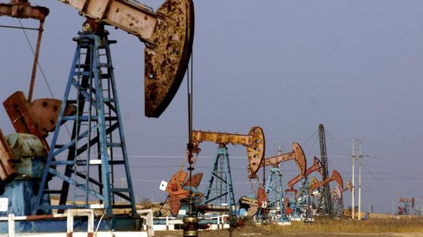 Precio del barril de petróleo crece otra vez: toca su precio más alto desde julio de 2015