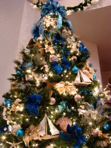 Empresa privada y municipalidades se unen para recolectar árboles de Navidad