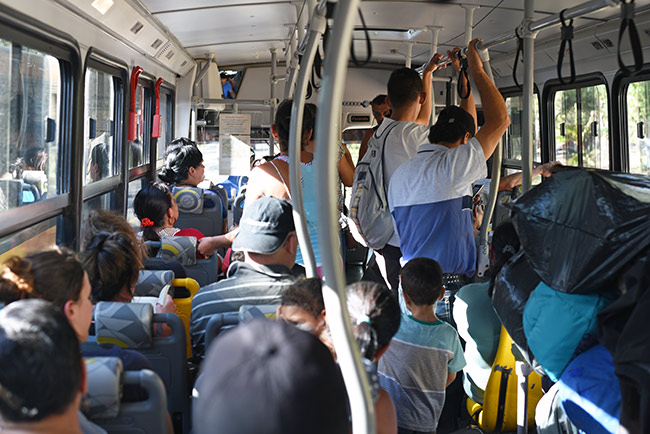 Tránsito urge precaución a transporte público en Carretera General Cañas
