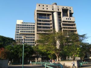 CCSS retrasa autorización a universidades privadas para formar especialistas pese a sentencia judicial