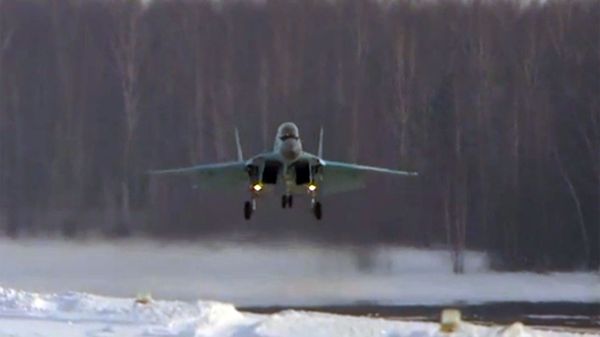 Vladimir Putin presentó el caza MiG-35, el avion militar «más potente y letal del mundo»