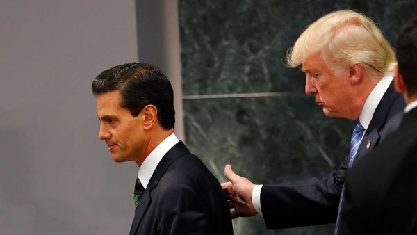 En medio de la tensión por la construcción del muro, Donald Trump y Peña Nieto hablaron una hora por teléfono
