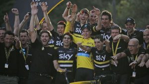 Escándalo en el Tour de France: sospechan que el equipo Sky colocó motores en las bicicletas
