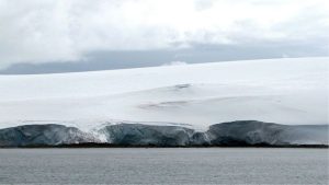 La extensión del hielo marino de la Antártida alcanzó su récord mínimo