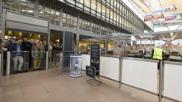Evacúan aeropuerto de Hamburgo por escape de sustancia tóxica: hay más de 50 afectados