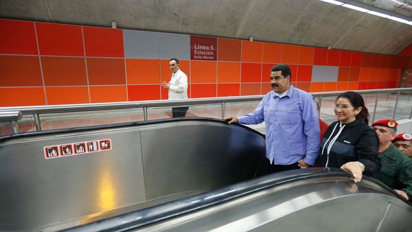 Régimen de Nicolás Maduro emite sus cadenas nacionales por altavoces del metro de Caracas