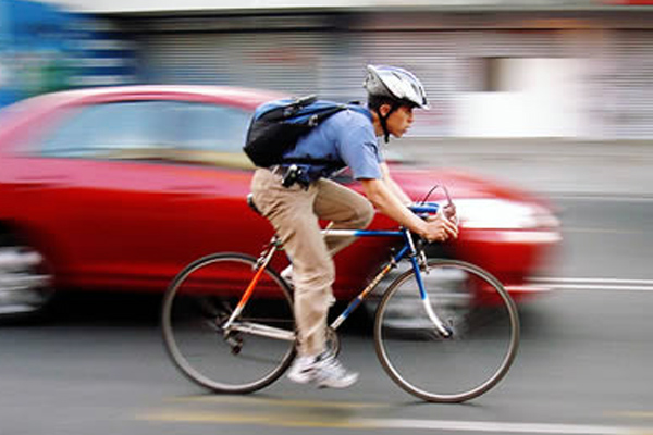 Cosevi busca normar cascos que utilizan los ciclistas