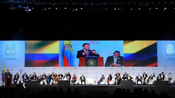 Los premios Nobel de la Paz celebran su cumbre en Colombia