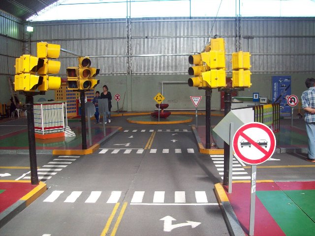 MEP defiende formación de seguridad vial en centros educativos