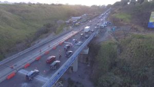 Gobierno habilitó tres de los seis carriles en puente Alfredo González Flores