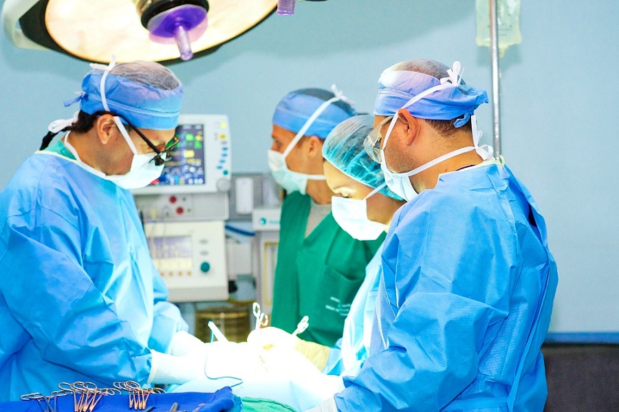 HNN realizó 11 cirugías a niños con problemas de columna en esta semana