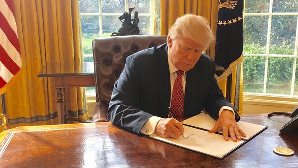 Donald Trump firmó una nueva versión del decreto migratorio: Irak quedó fuera del veto