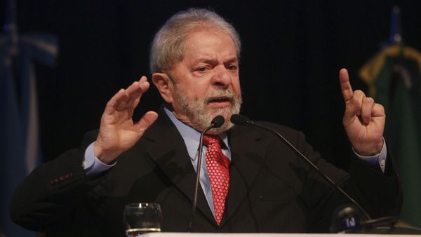 La fiscalía brasileña pidió multar al ex presidente Lula da Silva por hacer propaganda electoral anticipada