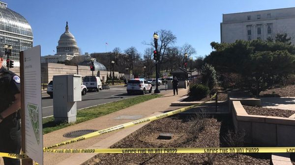 Disparos cerca del Capitolio de Washington: policías detuvieron a un hombre que intentó atacarlos