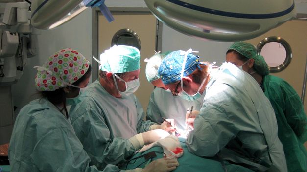 Hospital de Niños adelantó cirugía a 58 menores. Quedan 554 pacientes por localizar