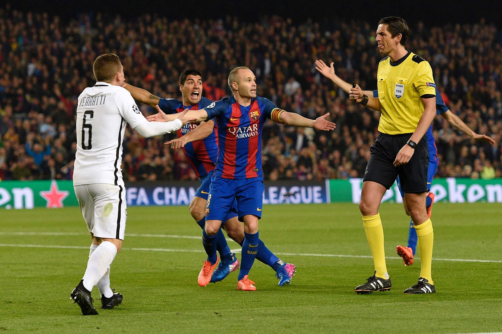 PSG lleva a la UEFA su protesta por el arbitraje en la remontada del Barcelona