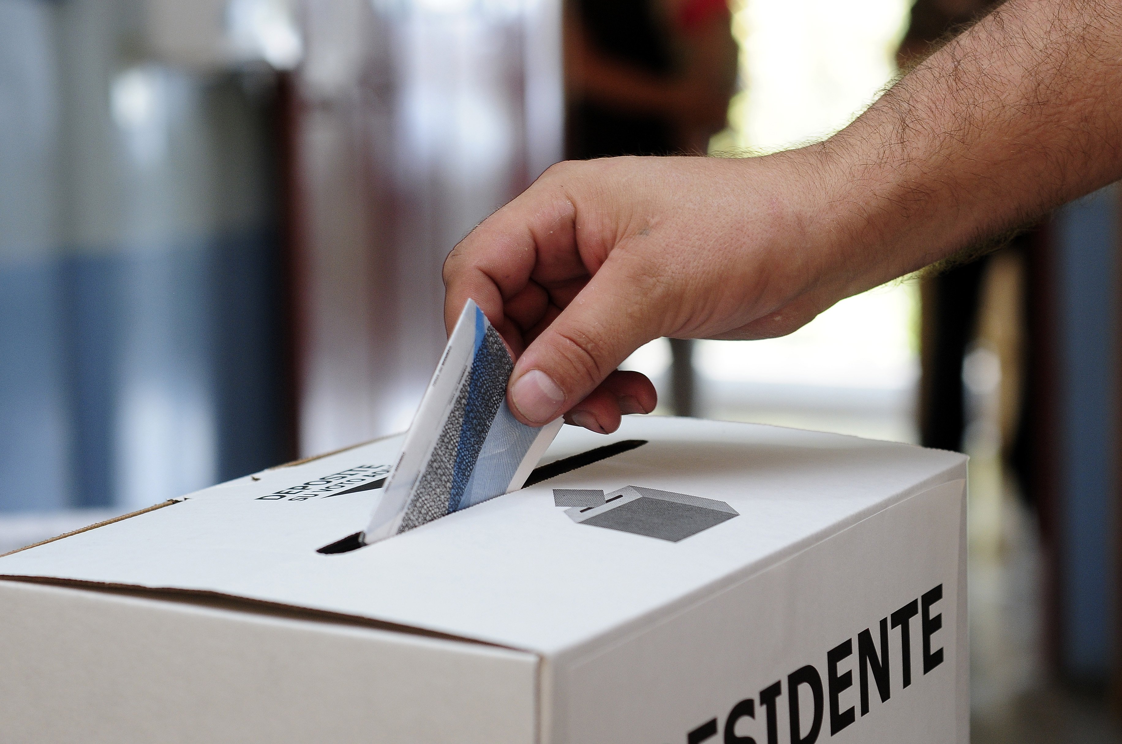 Más ticos podrán votar desde el extranjero en elecciones de 2018