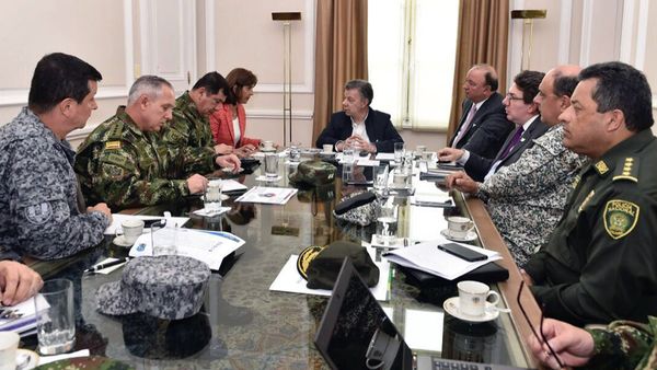 Juan Manuel Santos habló con Nicolás Maduro y le informó que la incursión en territorio colombiano es «totalmente inaceptable»