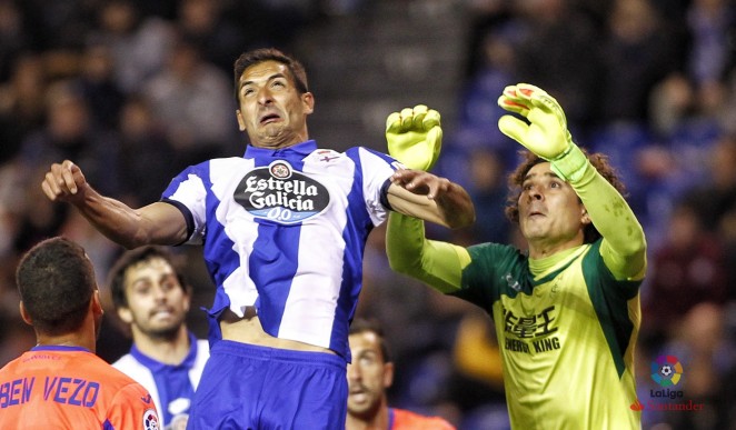 (Vídeo) Memo Ochoa tapó un penal a Celso Borges en la Liga