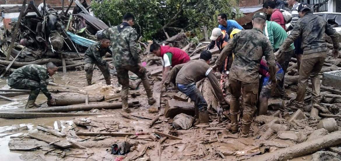 Colombia: una avalancha dejó al menos 112 muertos y 188 heridos