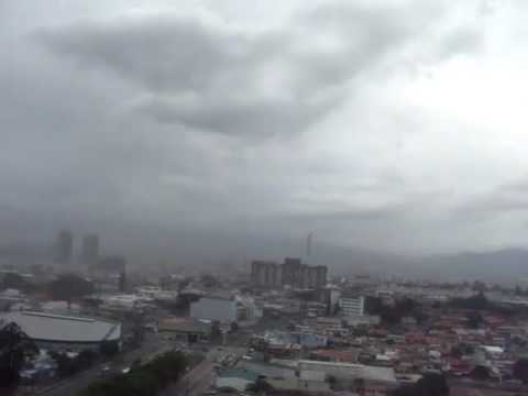 Intensa actividad del Poas y Turrialba obligan a redoblar cuidados en estación lluviosa